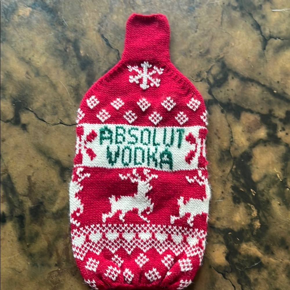 Cynthia Rowley Absolut Cozy Vodka Knit Bottle Cover 1L vintage ugly sweater